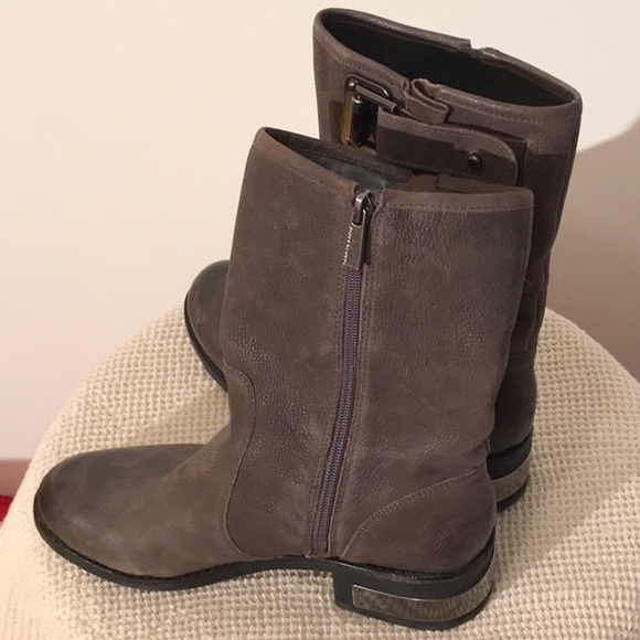 VINCE CAMUTO BOOTS in Distressed Grey Sz. 7M - Picture 7 of 7